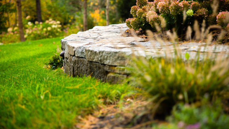 Natural Granite Wall & Softscape